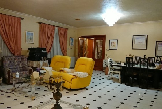 Herverkoop - Finca Landelijk pand -
Elche