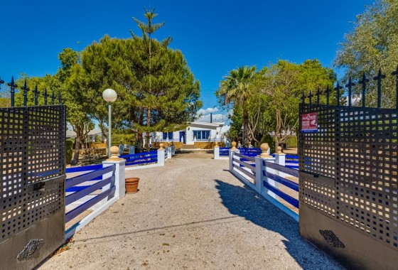 Herverkoop - Finca Landelijk pand -
Jacarilla