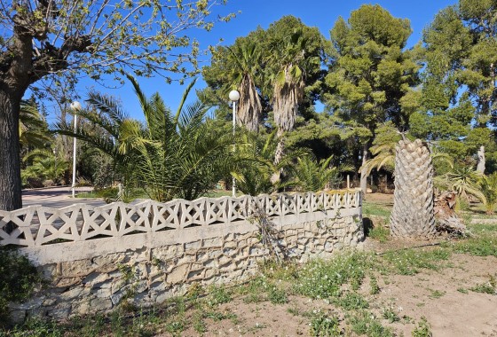 Herverkoop - Finca Landelijk pand -
Novelda