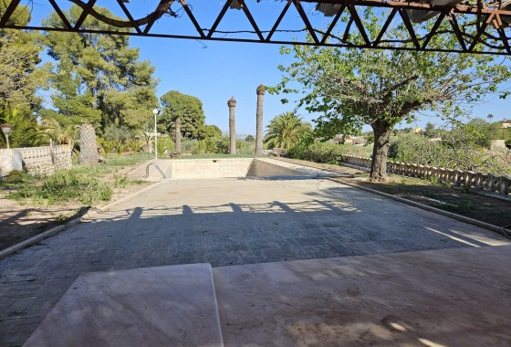 Herverkoop - Finca Landelijk pand -
Novelda