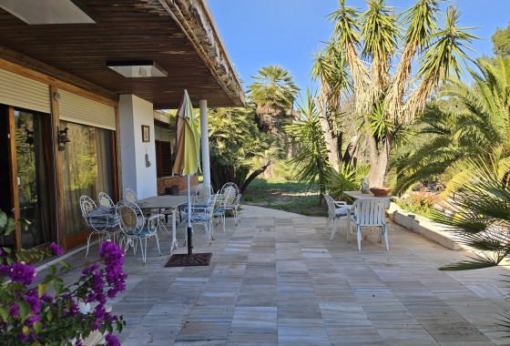 Herverkoop - Finca Landelijk pand -
Novelda