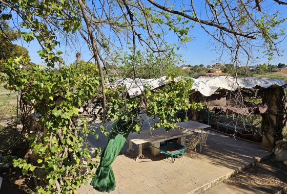 Herverkoop - Finca Landelijk pand -
Novelda