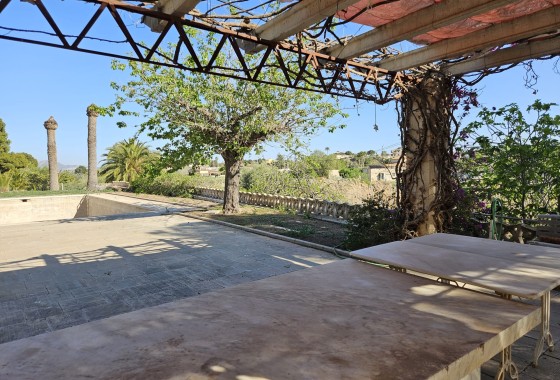 Herverkoop - Finca Landelijk pand -
Novelda