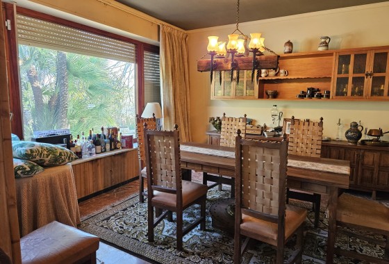 Herverkoop - Finca Landelijk pand -
Novelda