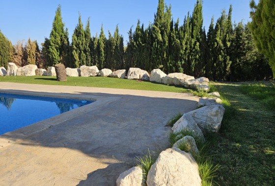 Herverkoop - Finca Landelijk pand -
Novelda