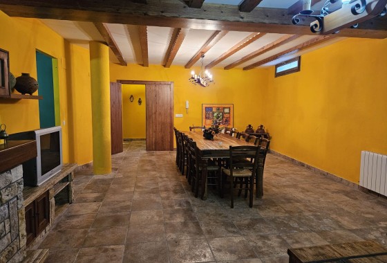 Herverkoop - Finca Landelijk pand -
Novelda