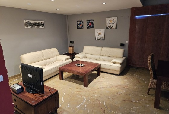 Herverkoop - Finca Landelijk pand -
Novelda