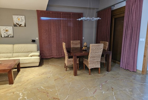 Herverkoop - Finca Landelijk pand -
Novelda