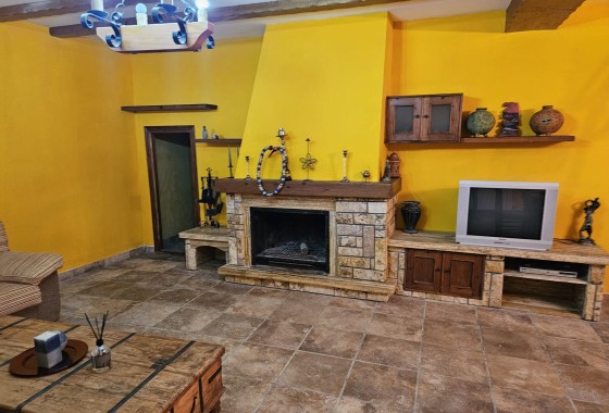 Herverkoop - Finca Landelijk pand -
Novelda