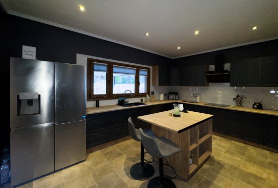 Herverkoop - Finca Landelijk pand -
Torremendo