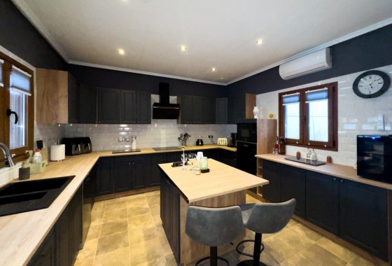 Herverkoop - Finca Landelijk pand -
Torremendo