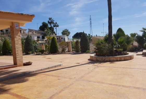 Herverkoop - Finca Landelijk pand -
Elche