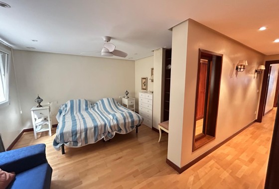 Herverkoop - Appartement / Flat -
Alicante