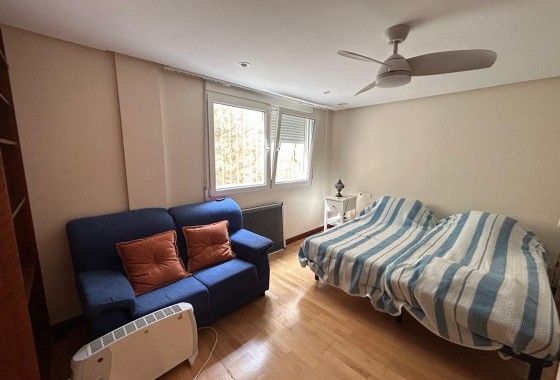 Herverkoop - Appartement / Flat -
Alicante