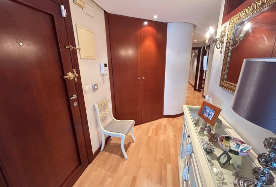 Herverkoop - Appartement / Flat -
Alicante