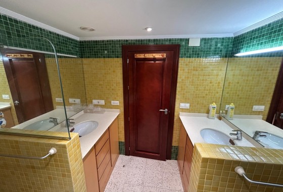 Herverkoop - Appartement / Flat -
Alicante