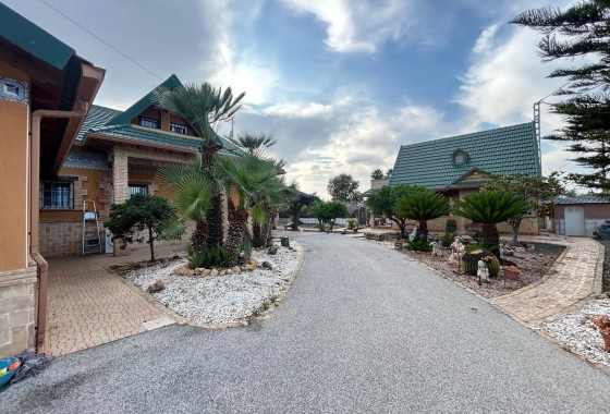 Herverkoop - Finca Landelijk pand -
Catral