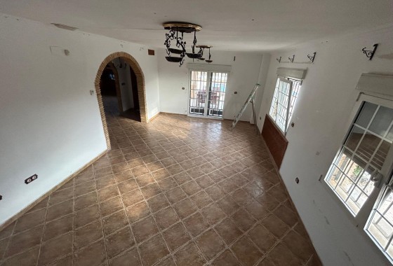 Herverkoop - Finca Landelijk pand -
Catral