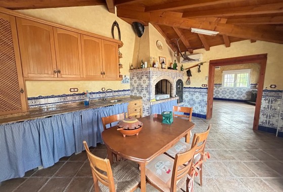 Herverkoop - Finca Landelijk pand -
Catral