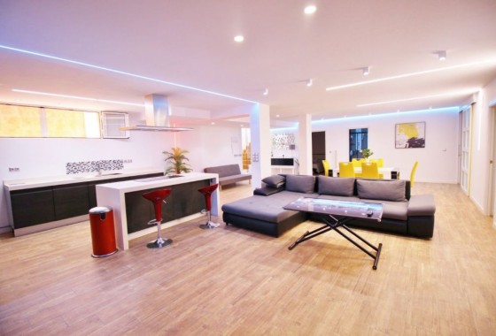 Herverkoop - Vrijstaande Villa -
El Campello