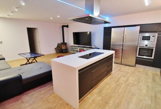 Herverkoop - Vrijstaande Villa -
El Campello