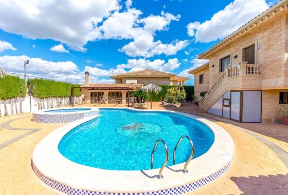 Herverkoop - Finca Landelijk pand -
Rafal