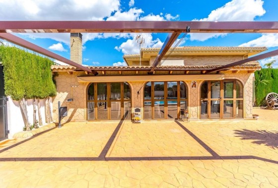 Herverkoop - Finca Landelijk pand -
Rafal