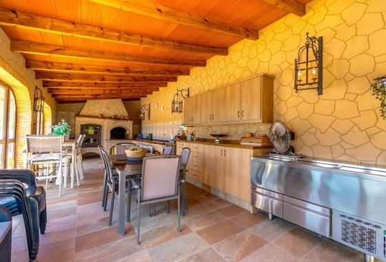 Herverkoop - Finca Landelijk pand -
Rafal