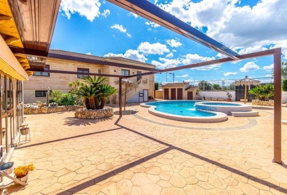 Herverkoop - Finca Landelijk pand -
Rafal