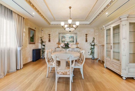 Herverkoop - Finca Landelijk pand -
Rafal