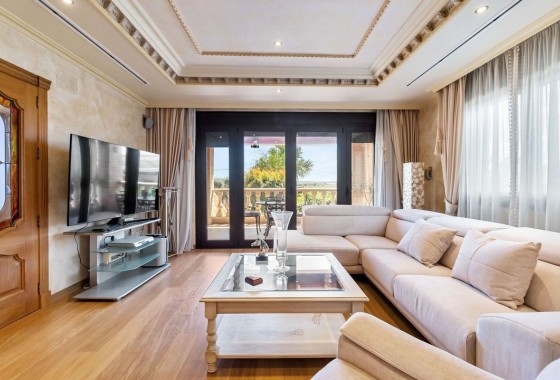 Herverkoop - Finca Landelijk pand -
Rafal