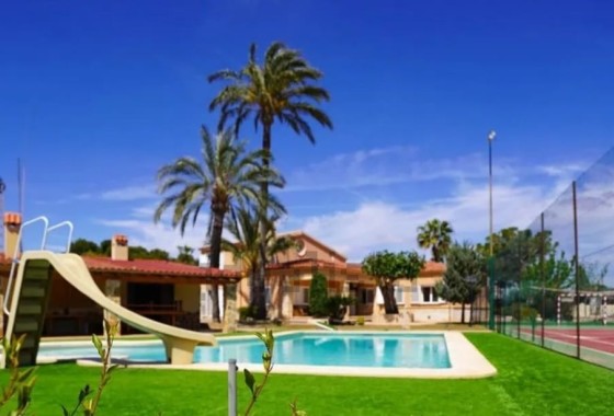 Herverkoop - Finca Landelijk pand -
Elche