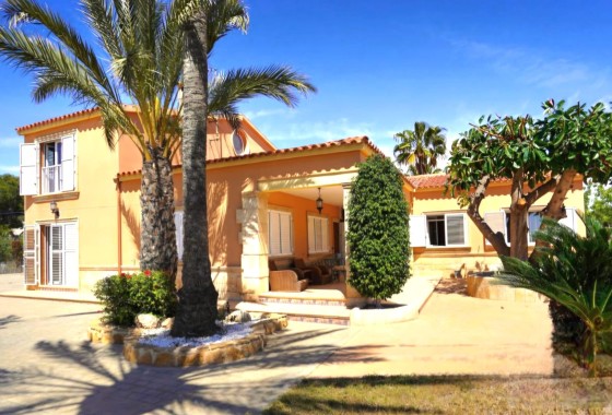 Herverkoop - Finca Landelijk pand -
Elche