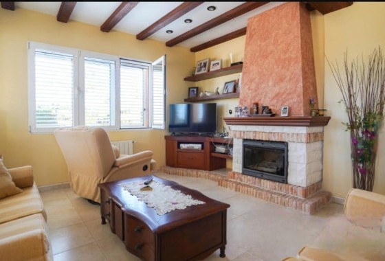 Herverkoop - Finca Landelijk pand -
Elche