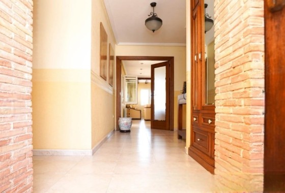 Herverkoop - Finca Landelijk pand -
Elche