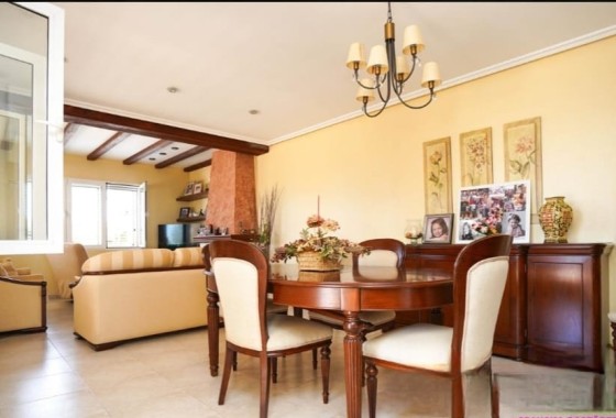 Herverkoop - Finca Landelijk pand -
Elche