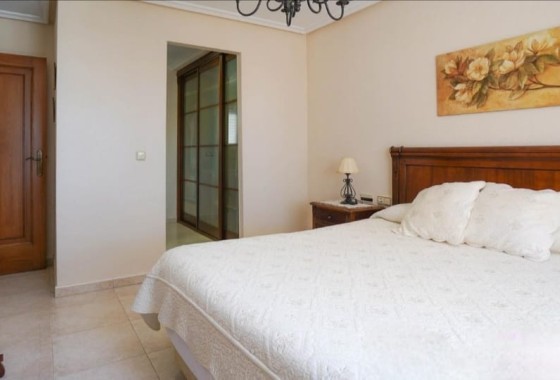 Herverkoop - Finca Landelijk pand -
Elche