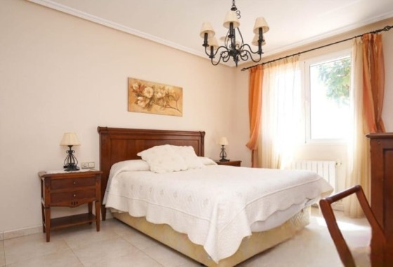 Herverkoop - Finca Landelijk pand -
Elche