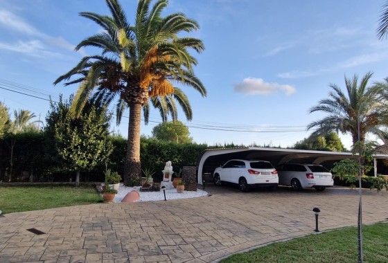 Herverkoop - Finca Landelijk pand -
Elche