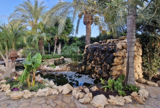 Herverkoop - Finca Landelijk pand -
Elche