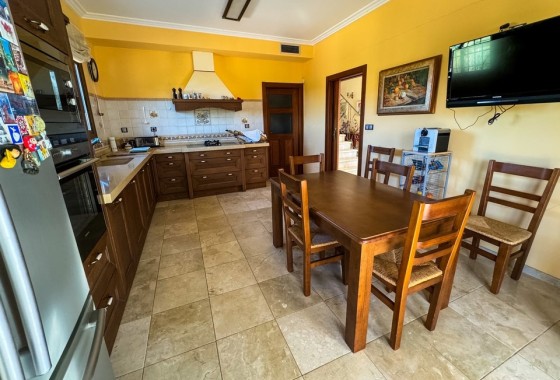 Resale - Finca Landgut -
Orihuela