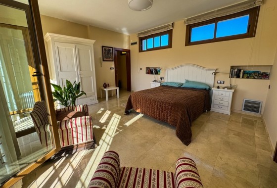 Resale - Finca Landgut -
Orihuela