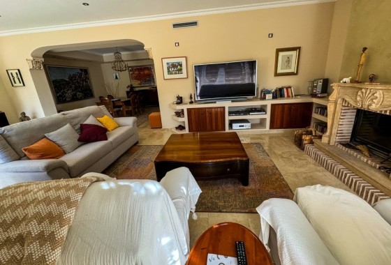 Resale - Finca Landgut -
Orihuela