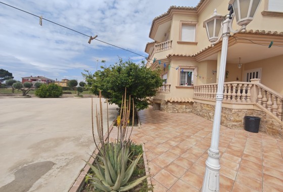 Resale - Finca Landgut -
Orihuela
