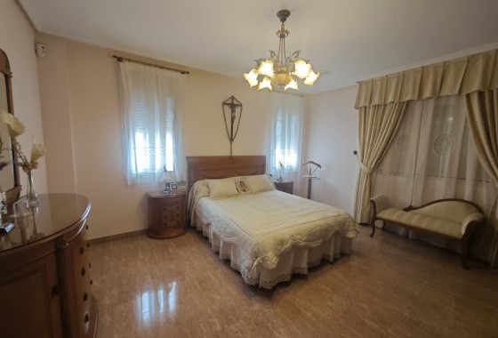 Resale - Finca Landgut -
Orihuela