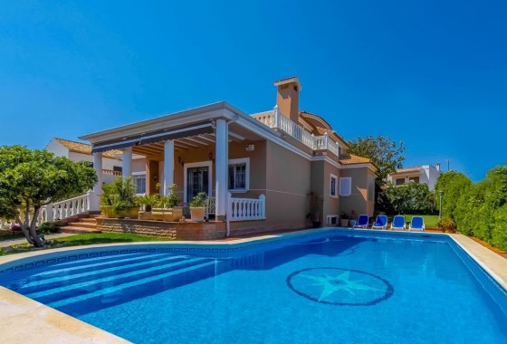 Herverkoop - Finca Landelijk pand -
Torrevieja