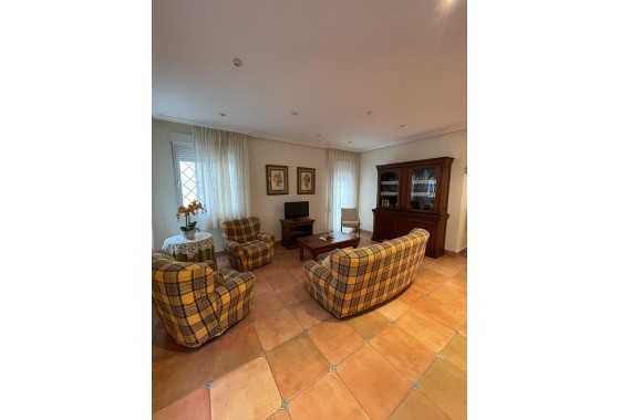 Resale - Freistehende Villa -
Torrevieja