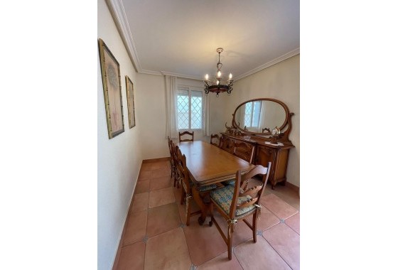 Resale - Freistehende Villa -
Torrevieja