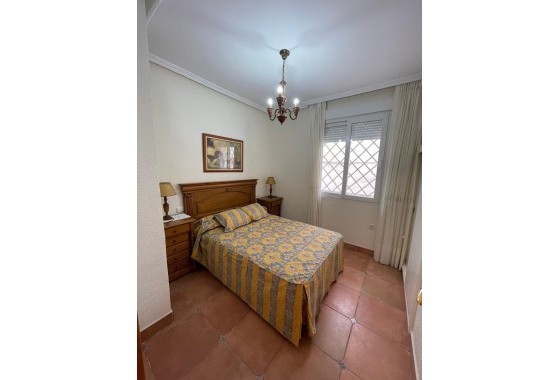Resale - Freistehende Villa -
Torrevieja