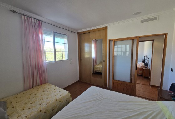 Resale - Detached Villa -
Sax - SAX